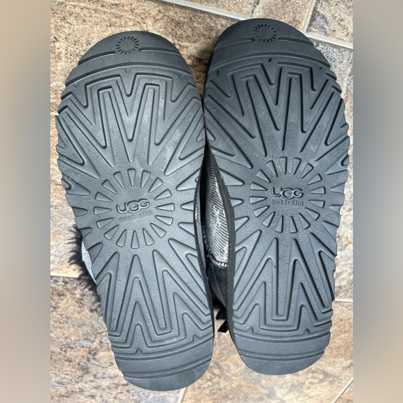 Ugg Australia Mini Bailey Bow Snake Print Boots- Black/Silver, Women’s Size 7 - Picture 6 of 7